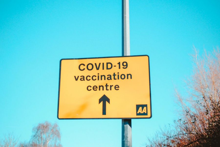 Photo of vaccination centre sign.