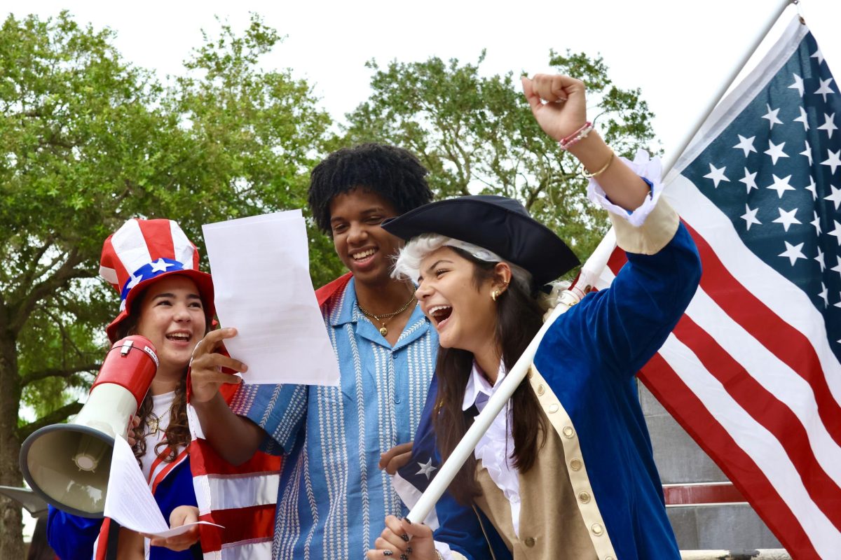 Seniors come together on Constitution Day to celebrate one of the nation's most profound documents. Through honoring the Constitution, students connect and build the tight-knit community PPCHS is known for.
