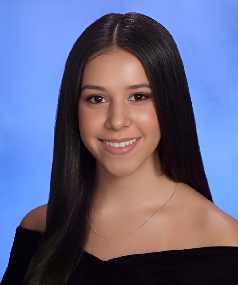 Kaitlyn Oramas smiling for her yearbook photo. 